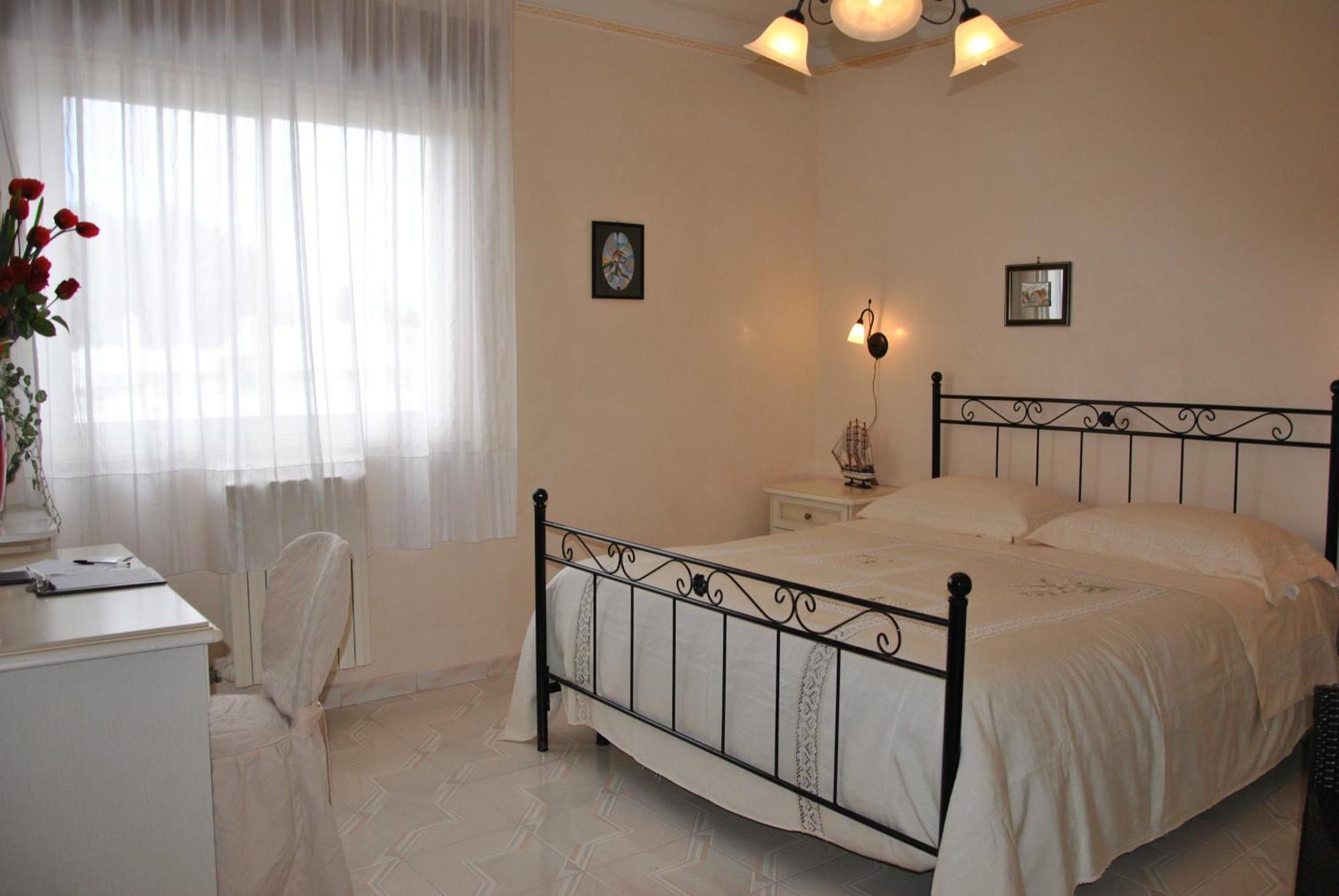 Hotel Mediterraneo Porto Cesareo Quarto foto