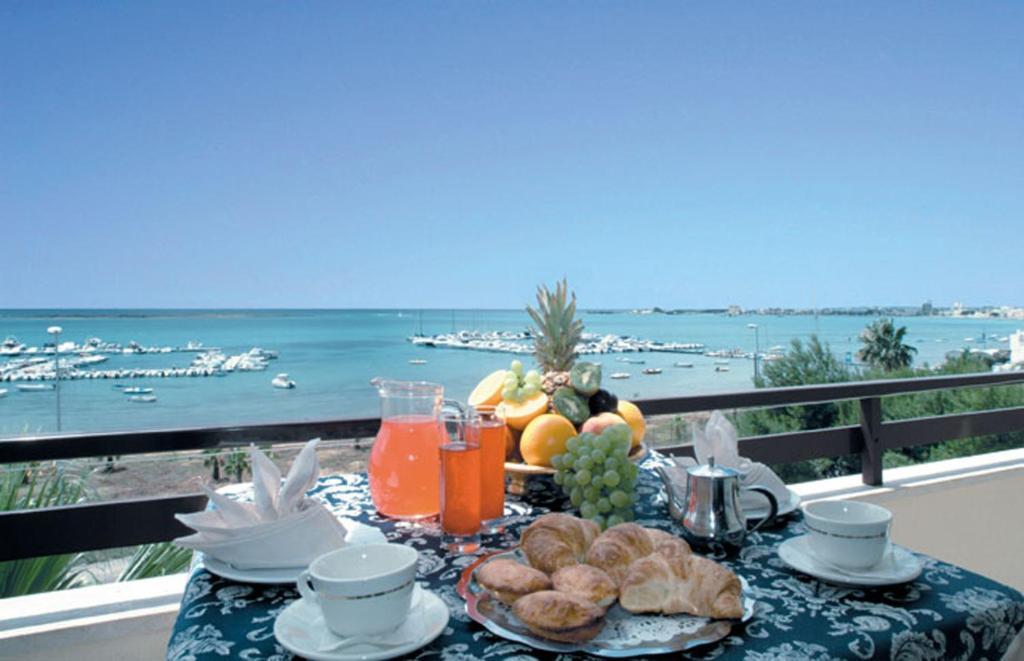 Hotel Mediterraneo Porto Cesareo Exterior foto