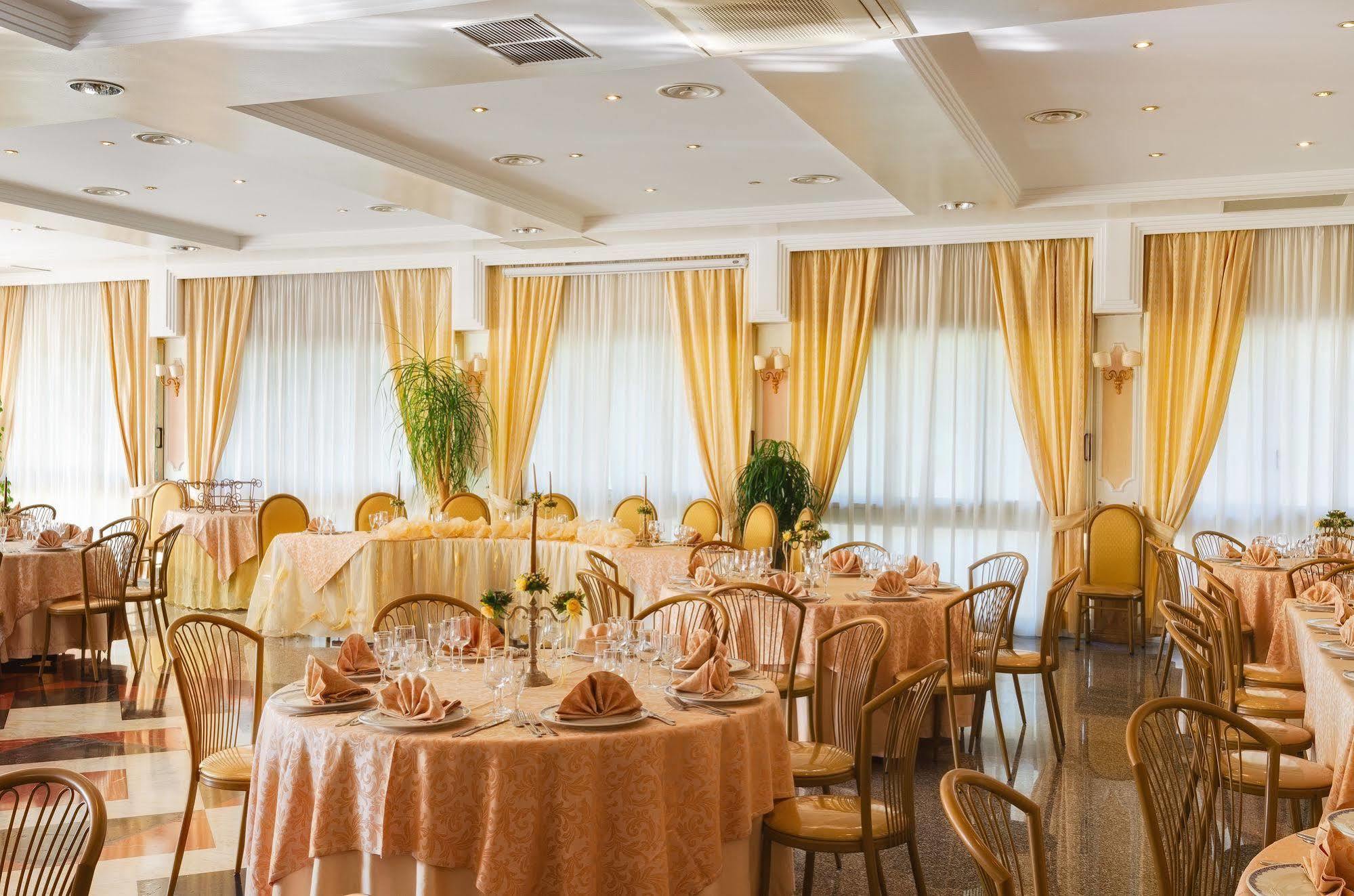 Hotel Mediterraneo Porto Cesareo Exterior foto